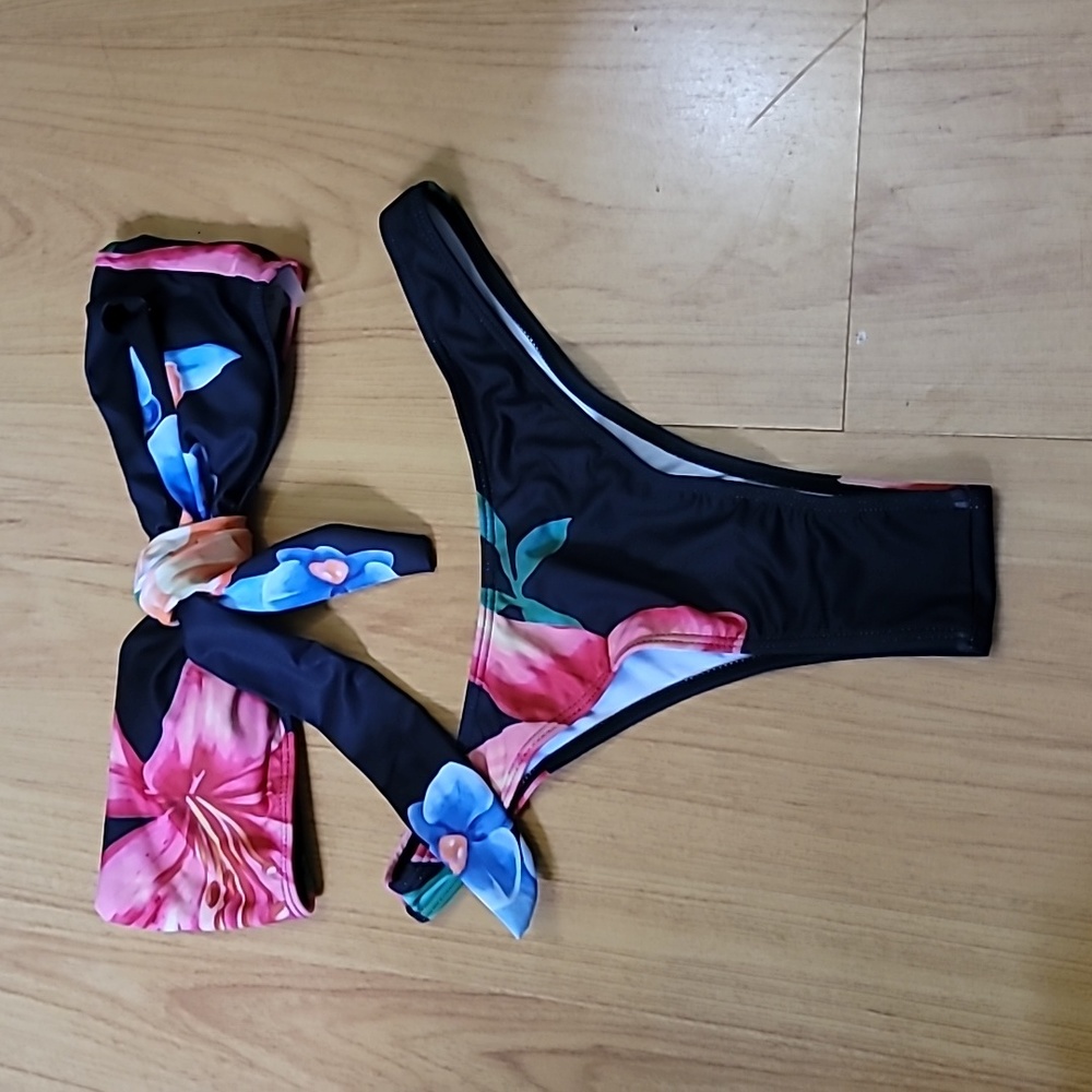 Shein 2 Piece Bikini Swimsuit Set Flower Print